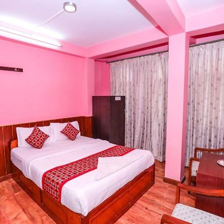 Hotel Plumeria Inn Kathmandu Bagian luar foto